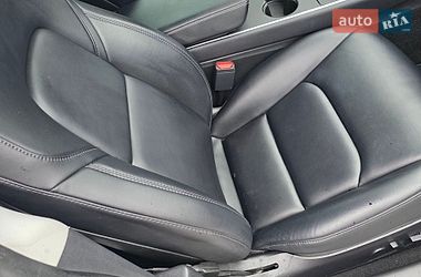 Седан Tesla Model 3 2018 в Львове