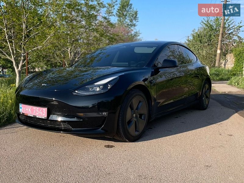 Седан Tesla Model 3 2022 в Кривом Роге