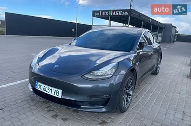Седан Tesla Model 3 2018 в Львове
