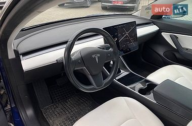 Седан Tesla Model 3 2018 в Львові