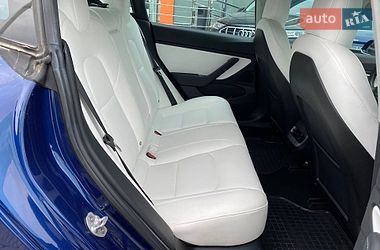 Седан Tesla Model 3 2018 в Львові