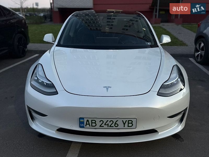Седан Tesla Model 3 2020 в Виннице