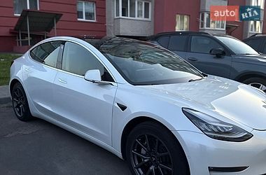 Седан Tesla Model 3 2020 в Виннице
