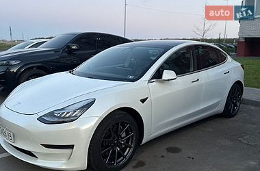 Седан Tesla Model 3 2020 в Вінниці