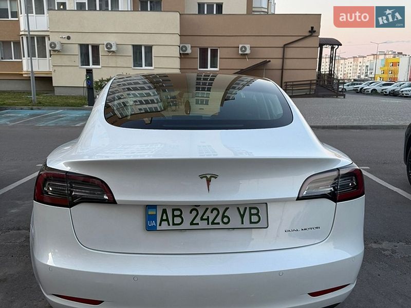 Седан Tesla Model 3 2020 в Виннице