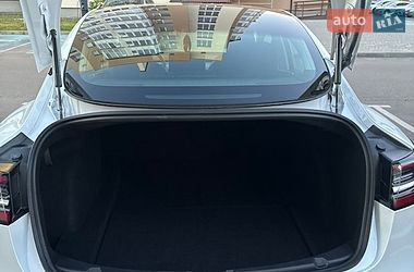 Седан Tesla Model 3 2020 в Виннице