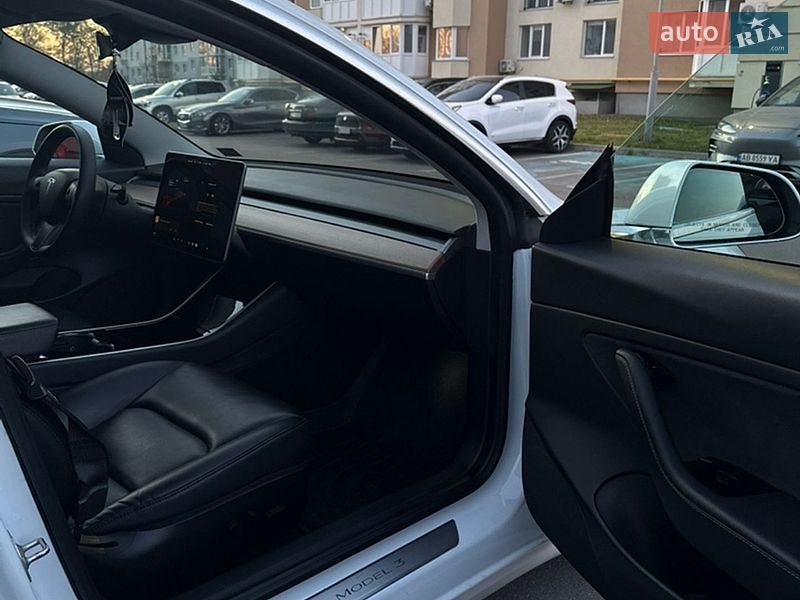 Седан Tesla Model 3 2020 в Виннице
