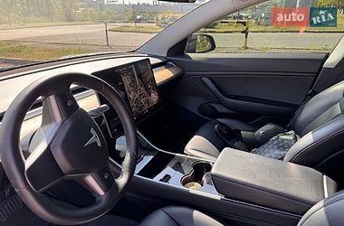 Седан Tesla Model 3 2019 в Кривому Розі