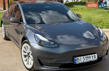 Седан Tesla Model 3 2022 в Полтаві