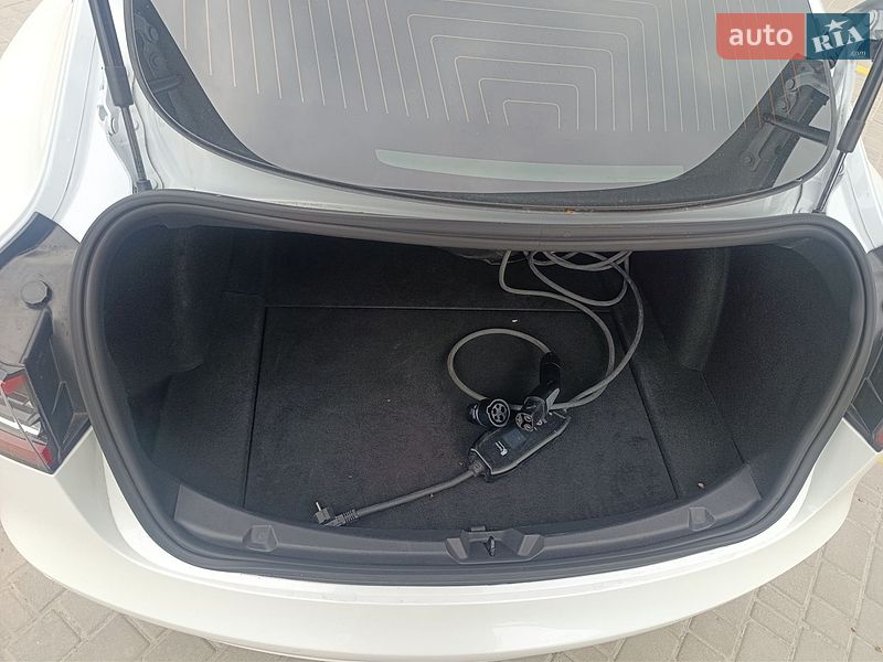Седан Tesla Model 3 2019 в Белой Церкви