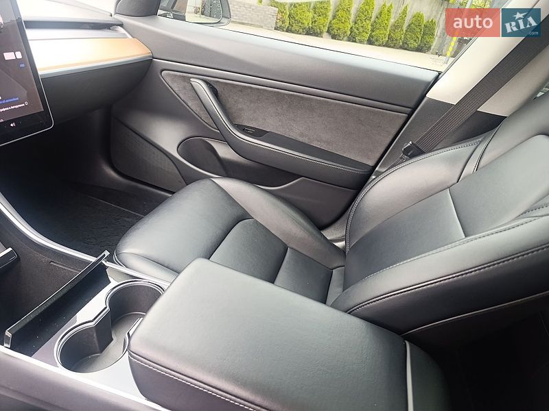 Седан Tesla Model 3 2019 в Белой Церкви