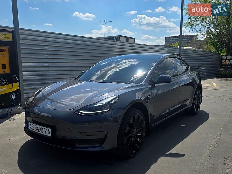 Tesla Model 3 2022