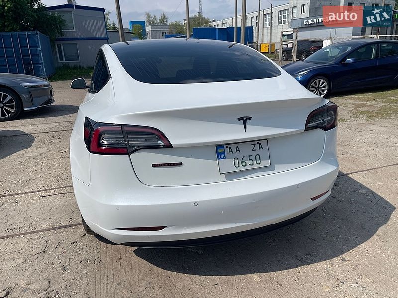 Седан Tesla Model 3 2018 в Києві