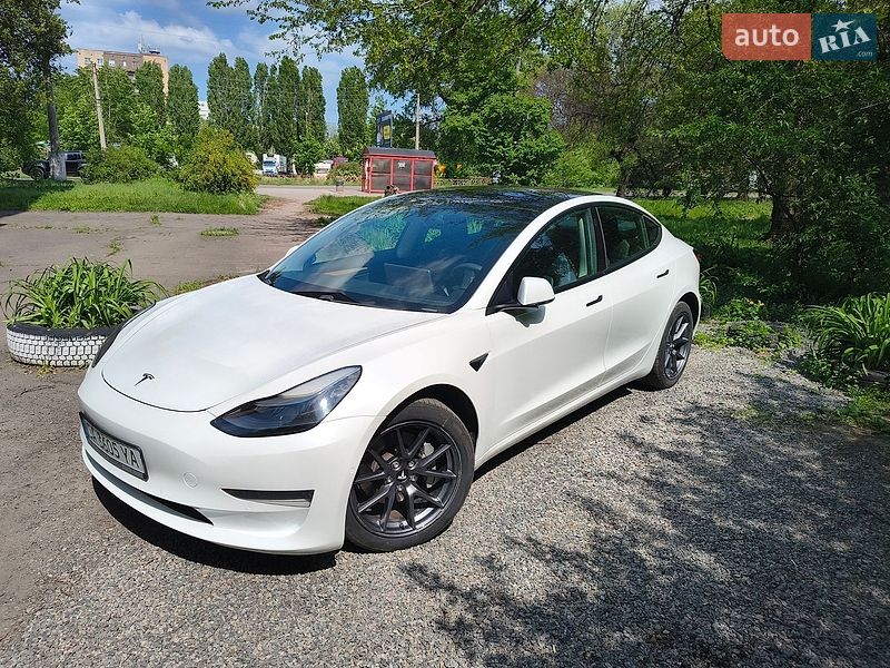 Tesla Model 3 2021