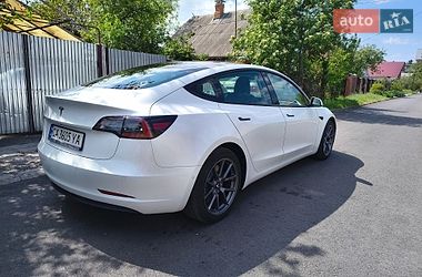 Седан Tesla Model 3 2021 в Черкасах