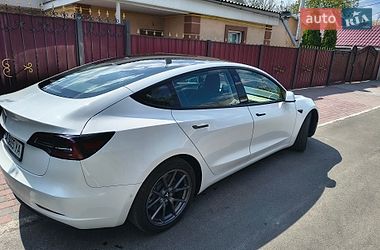 Седан Tesla Model 3 2021 в Черкасах