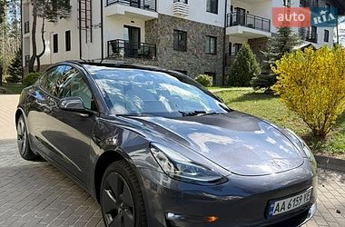 Седан Tesla Model 3 2023 в Києві