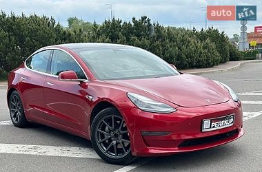 Седан Tesla Model 3 2019 в Києві