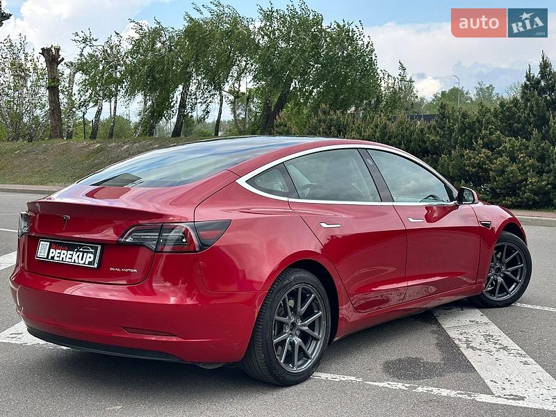 Седан Tesla Model 3 2019 в Києві