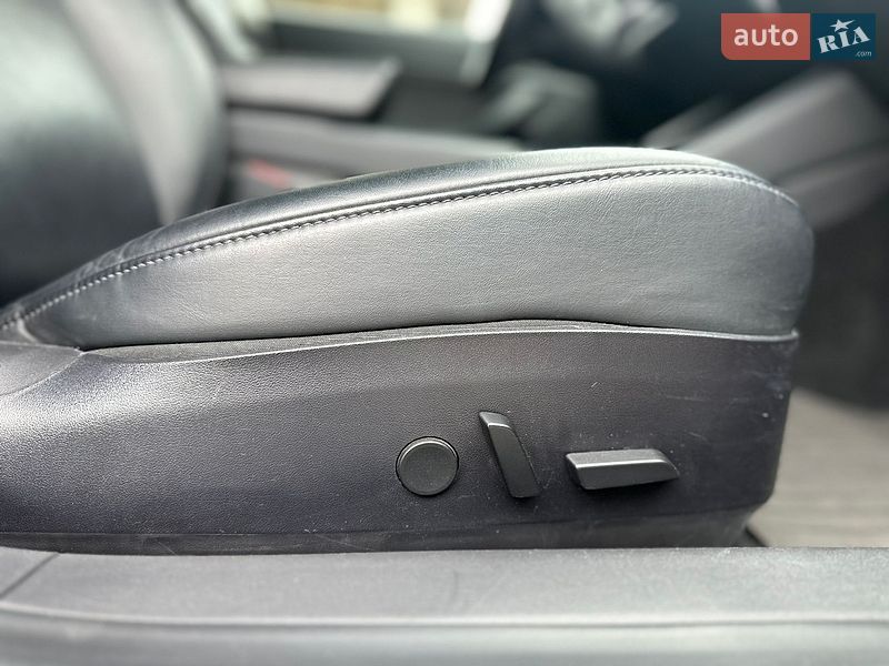Седан Tesla Model 3 2019 в Києві