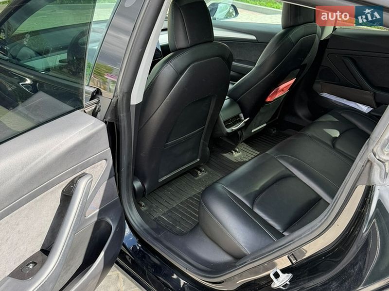 Седан Tesla Model 3 2020 в Ивано-Франковске