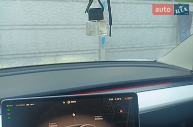 Седан Tesla Model 3 2022 в Кривом Роге