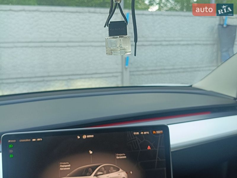 Седан Tesla Model 3 2022 в Кривом Роге