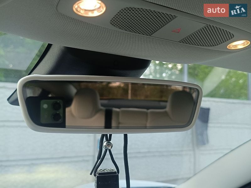 Седан Tesla Model 3 2022 в Кривом Роге