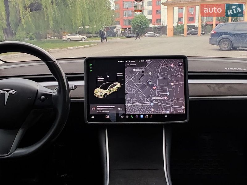 Седан Tesla Model 3 2018 в Івано-Франківську