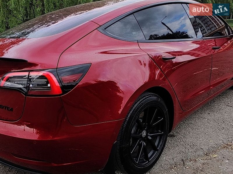 Седан Tesla Model 3 2018 в Івано-Франківську