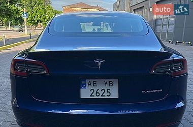 Седан Tesla Model 3 2023 в Каменском