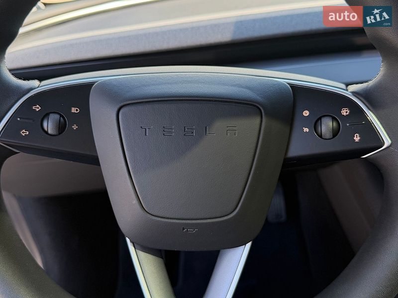 Седан Tesla Model 3 2024 в Звягеле