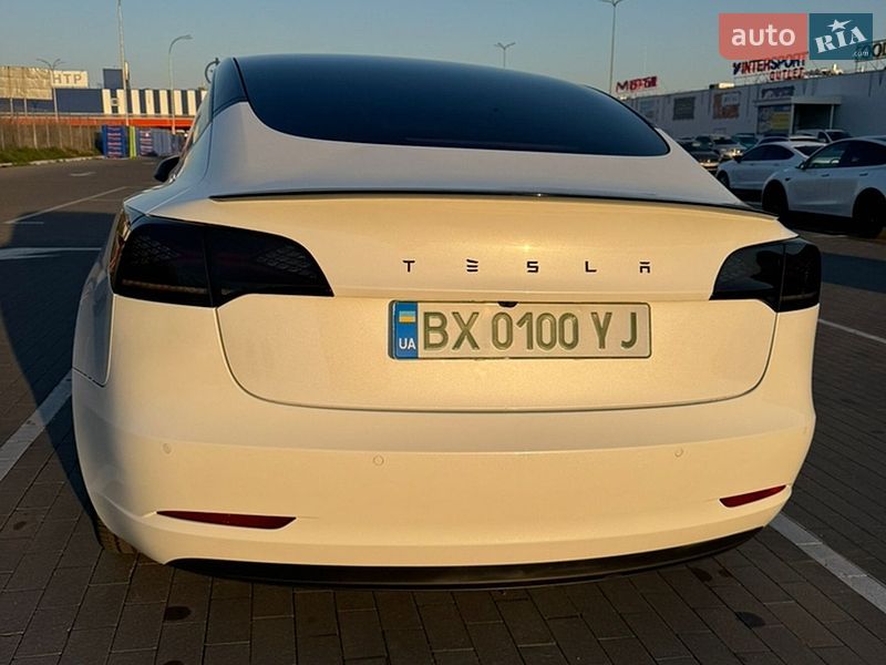 Седан Tesla Model 3 2022 в Вінниці