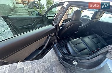 Седан Tesla Model 3 2019 в Киеве