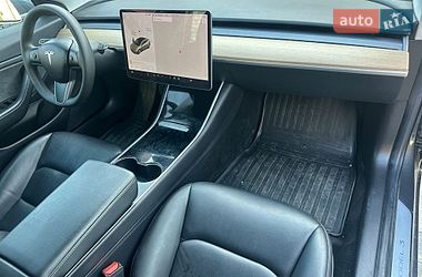 Седан Tesla Model 3 2019 в Киеве
