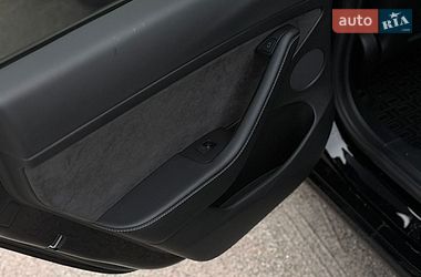Седан Tesla Model 3 2021 в Овручі