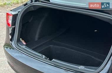Седан Tesla Model 3 2021 в Овручі