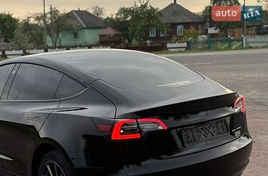 Седан Tesla Model 3 2021 в Овручі
