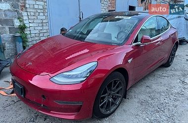 Седан Tesla Model 3 2020 в Киеве
