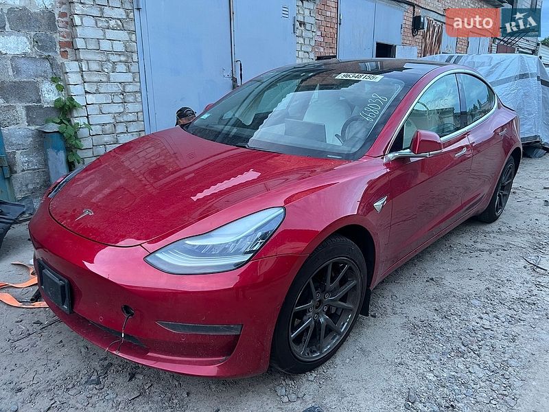 Tesla Model 3 2020