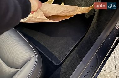 Седан Tesla Model 3 2024 в Львове