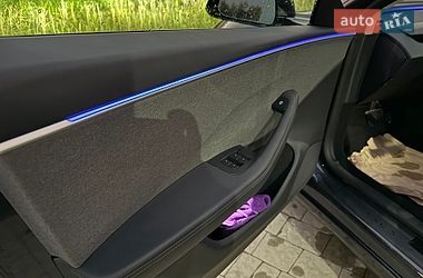 Седан Tesla Model 3 2024 в Львове
