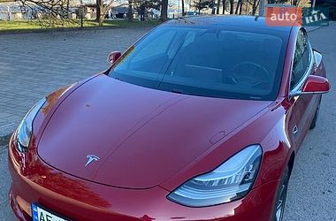 Седан Tesla Model 3 2019 в Дніпрі
