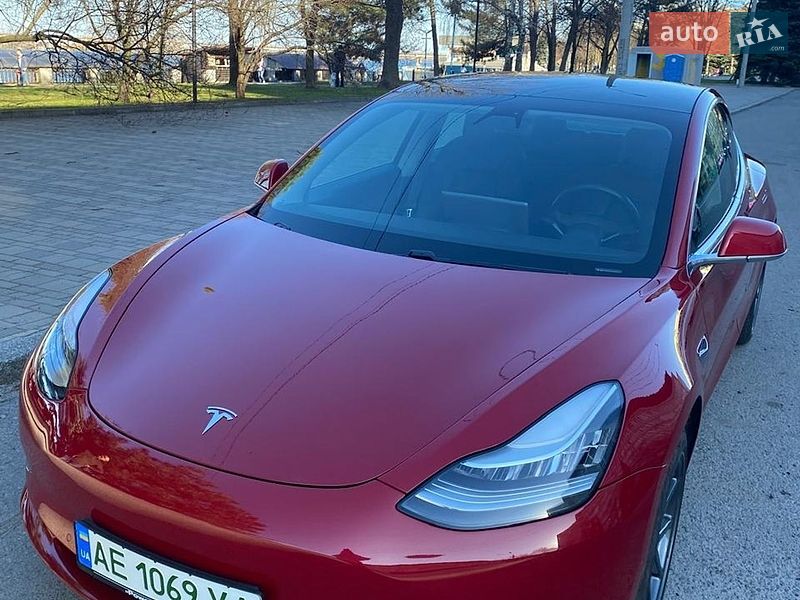 Tesla Model 3 2019