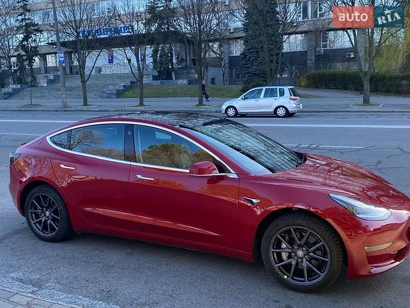 Седан Tesla Model 3 2019 в Днепре