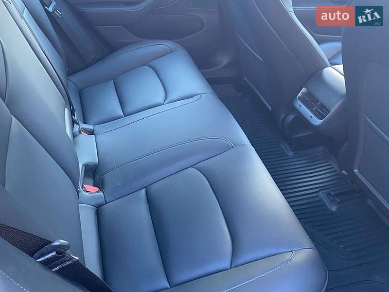 Седан Tesla Model 3 2019 в Днепре