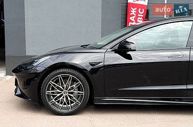 Седан Tesla Model 3 2022 в Києві