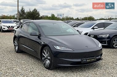 Седан Tesla Model 3 2025 в Івано-Франківську