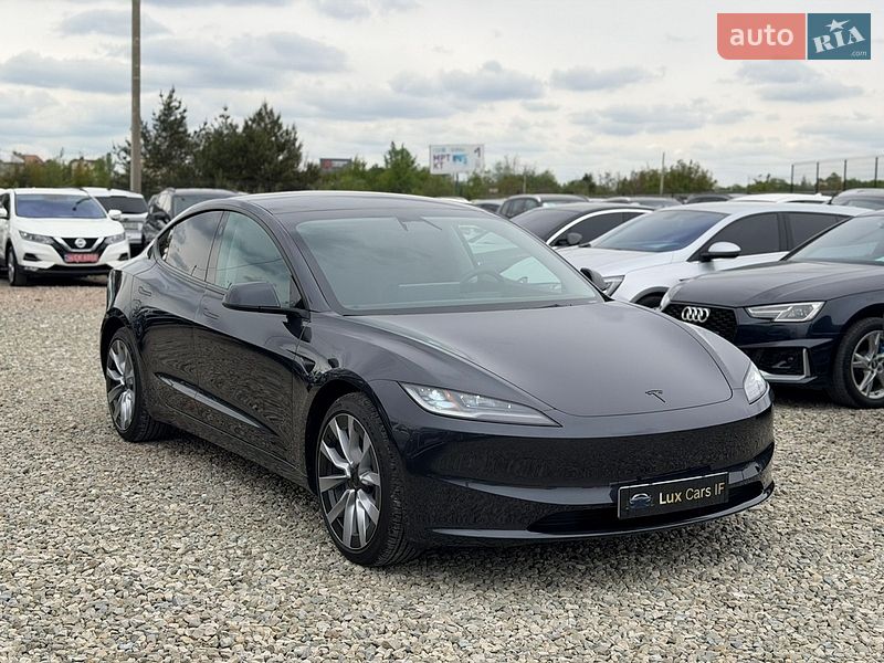 Tesla Model 3 2025