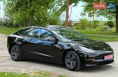 Седан Tesla Model 3 2023 в Киеве